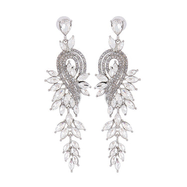 Ladies Wearing Jewelry with Diamonds at Celebrity Banquet Korean Edition Earrings and Flower Ears