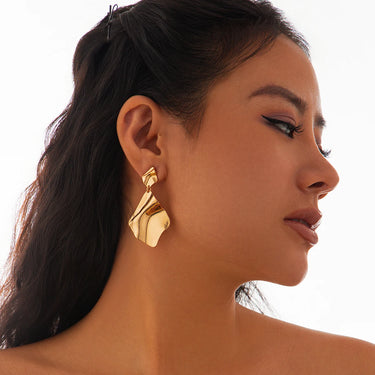 Ingemark Vintage Irregular Pleated Metal Drop Earring for Women Fashion Statement Goth Gold Color Piercing Earrings Jewelry Gift