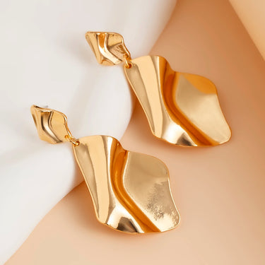 Ingemark Vintage Irregular Pleated Metal Drop Earring for Women Fashion Statement Goth Gold Color Piercing Earrings Jewelry Gift